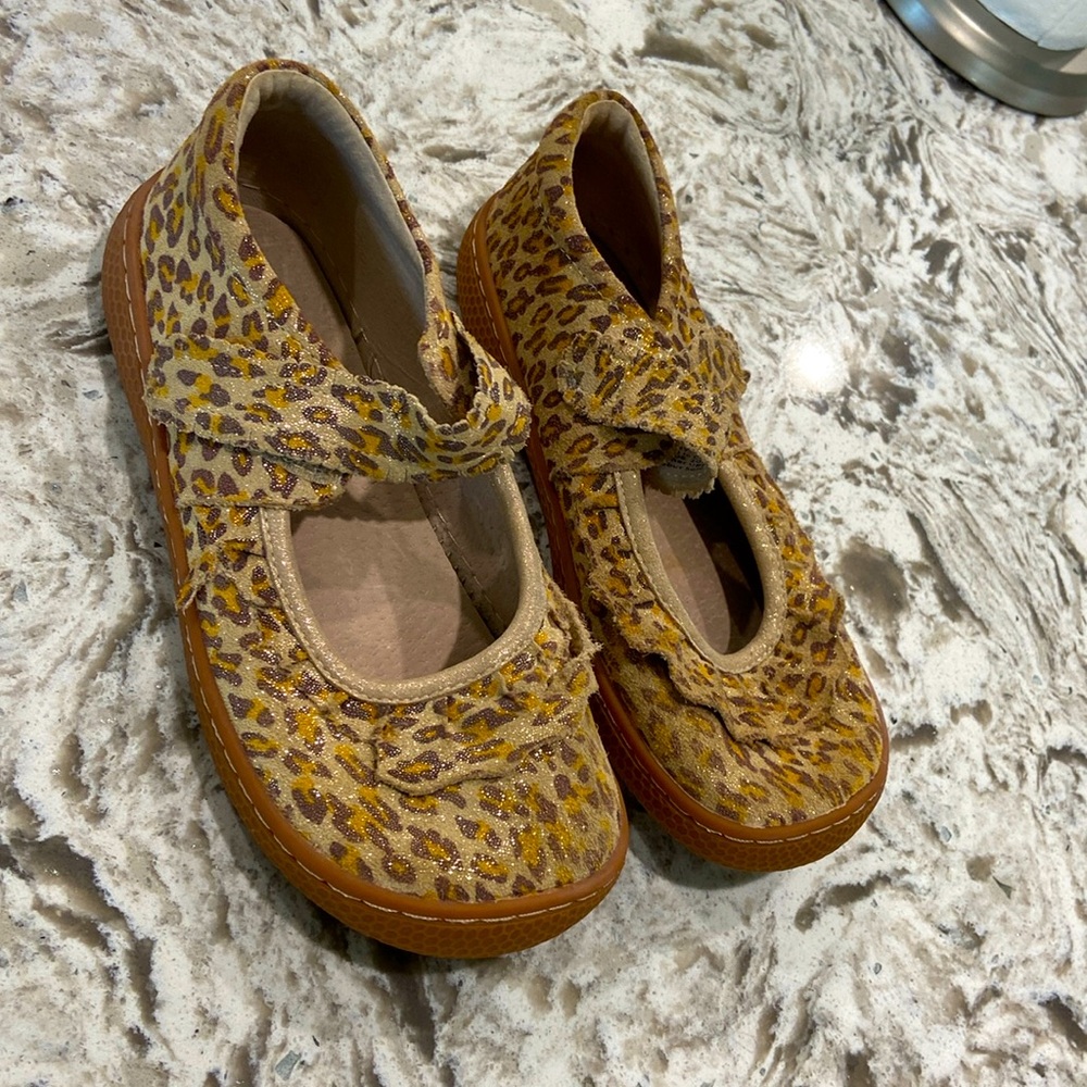 Livie and Luca size 3